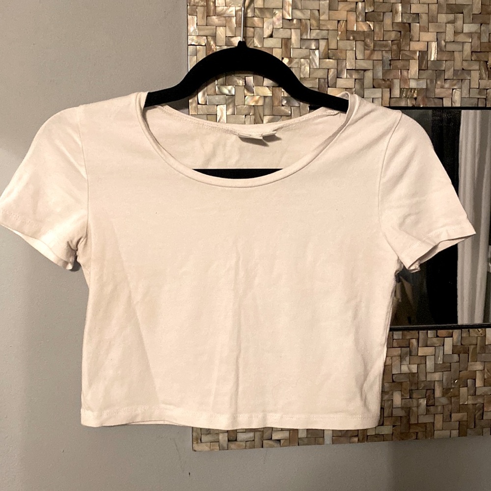 white crop baby t // SZ m (fits small)